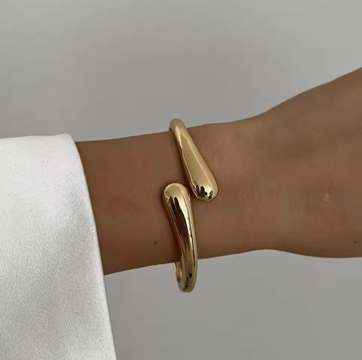 Ziza Bangle