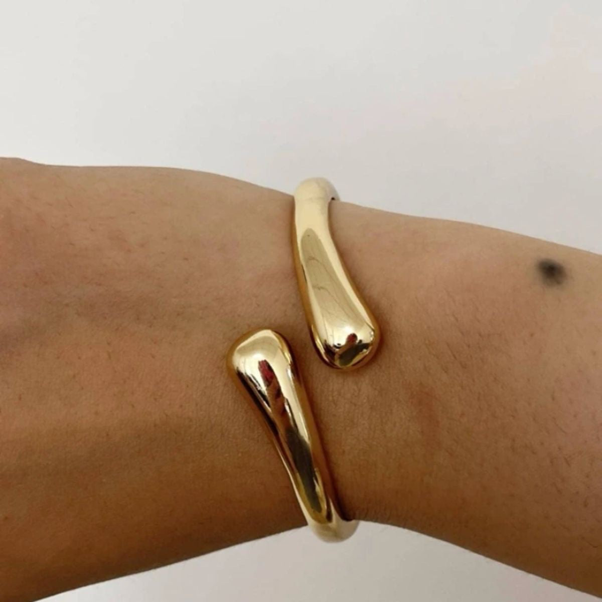 Ziza Bangle